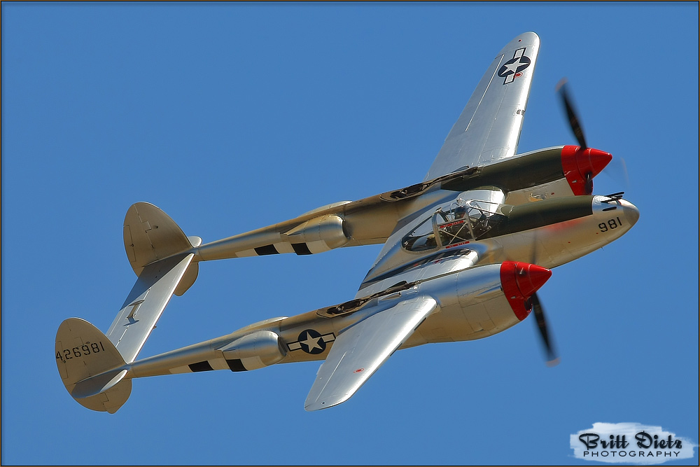 Lockheed P-38L Lightning  -  - � Britt Dietz